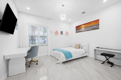 9559 Barletta Winds Pt is a fully upgraded waterfront - photo 15