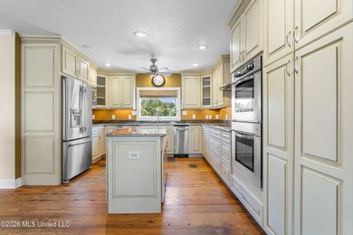 Waterfront living just off Mallini! This 3-bedroom, 2.5-bath - photo 18