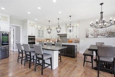 Luxury Lakefront Living on Lake Keowee Experience the pinnacle - photo 18