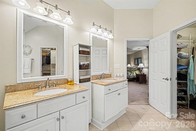 Welcome to sought after Hunter Oaks! This beautifully maintained - photo 23