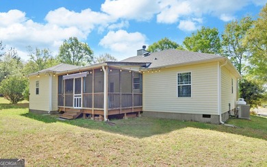Charming ranch home in a convenient Lavonia location just - photo 4