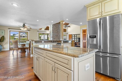 Waterfront living just off Mallini! This 3-bedroom, 2.5-bath - photo 26