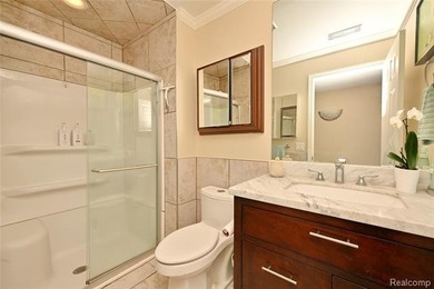Move right in to this fantastic remodeled 3rd floor private end - photo 26