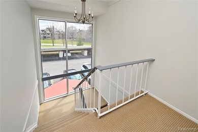 Move right in to this fantastic remodeled 3rd floor private end - photo 27