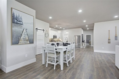 Luxury Lakefront Living on Lake Keowee Experience the pinnacle - photo 36