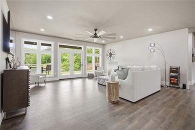 Luxury Lakefront Living on Lake Keowee Experience the pinnacle - photo 39