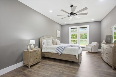 Luxury Lakefront Living on Lake Keowee Experience the pinnacle - photo 45