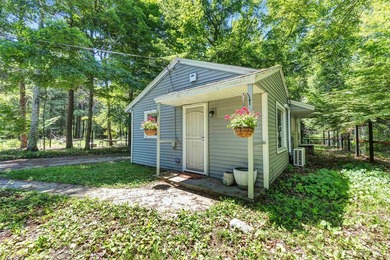 Charming Door County getaway on desirable Tacoma Beach Road in - photo 1