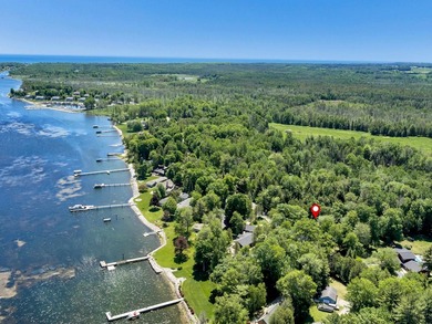 Charming Door County getaway on desirable Tacoma Beach Road in - photo 3