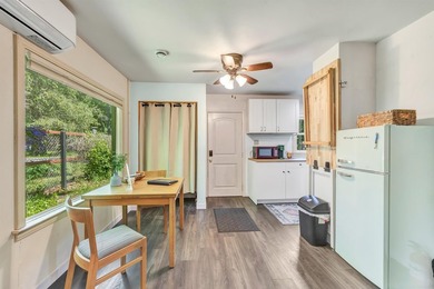 Charming Door County getaway on desirable Tacoma Beach Road in - photo 9