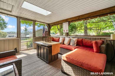 This 2 bedroom home has deeded access to Big Lake, just across - photo 2