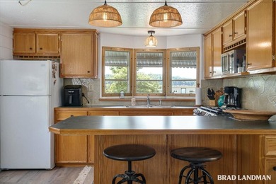 This 2 bedroom home has deeded access to Big Lake, just across - photo 7