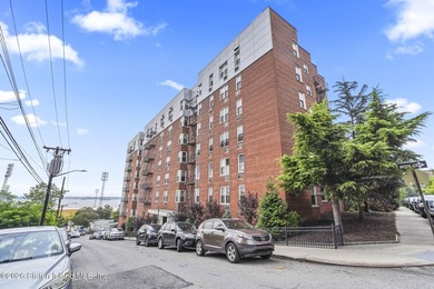 Impeccably renovated 1-bedroom co-op in the heart of St. George - photo 28