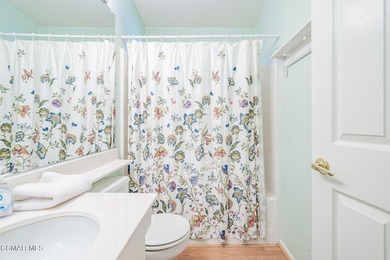Welcome to this spacious 3-bedroom, 2-bath, triple-wide mobile - photo 34