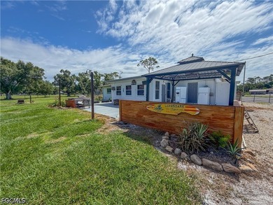 Room to breathe, room to roam, and not a flood zone in sight - photo 8