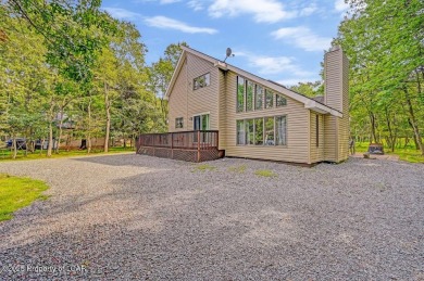 Lake Home For Sale in Albrightsville, Pennsylvania
