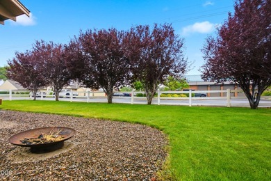 Welcome to this beautifully maintained, turn-key home ideally - photo 3