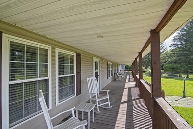 Looking for room? This wonderful home has all you need! Enjoy