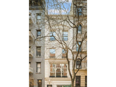 Located on a beautiful tree-lined stretch in the heart of - photo 12