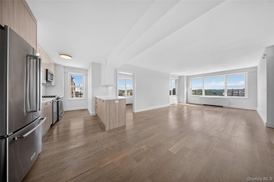 Beautifully renovated high-floor 2-bedroom, 1-bath co-op - photo 10