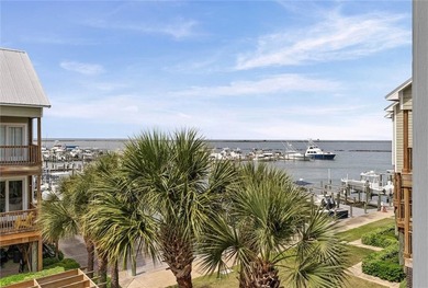 A boat slip come with townhomw in a gated community!!! if you've - photo 24