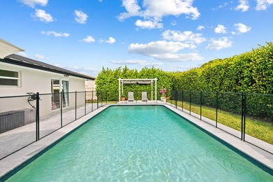 Nestled in Bermuda Riviera, this updated one-story residence - photo 24