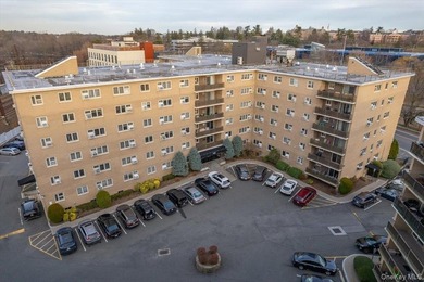 Welcome to Newport Towers - where timeless charm meets modern - photo 4