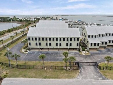 A boat slip come with townhomw in a gated community!!! if you've - photo 39