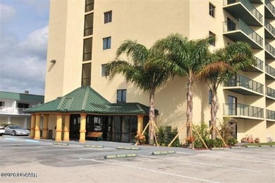 Newly Remodeled Oceanfront Condo This direct oceanfront - photo 2