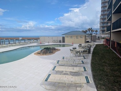Newly Remodeled Oceanfront Condo This direct oceanfront - photo 10