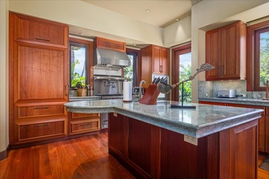 Kilohana sits on a 1.4-acre front-row site at the end of a - photo 8