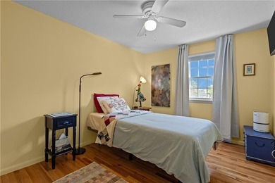 Welcome to Bay Breeze Condominiums on Greenwich Bay-an ideal - photo 13