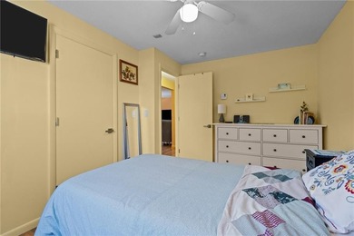 Welcome to Bay Breeze Condominiums on Greenwich Bay-an ideal - photo 15