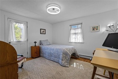 Welcome to Bay Breeze Condominiums on Greenwich Bay-an ideal - photo 17