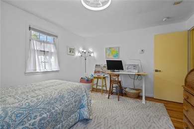 Welcome to Bay Breeze Condominiums on Greenwich Bay-an ideal - photo 18