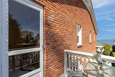 Welcome to Bay Breeze Condominiums on Greenwich Bay-an ideal - photo 20