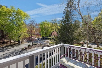 Welcome to Bay Breeze Condominiums on Greenwich Bay-an ideal - photo 21