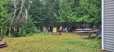 Well-built home sitting on 17 lots in Fruitland Subdivision with - photo 2