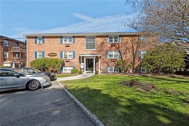 Welcome to Bay Breeze Condominiums on Greenwich Bay-an ideal - photo 23