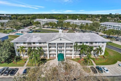 Lake Condo For Sale in Boca Raton, Florida