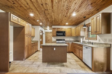 This immaculate ranch in southern Missouri has been thoughtfully - photo 8