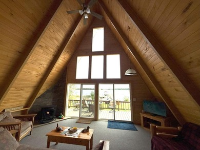 Motivated Seller! Recently remodeled 2-bed, 2-bath cottage on - photo 4