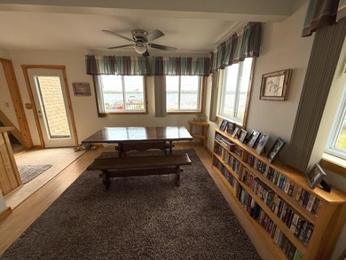 Motivated Seller! Recently remodeled 2-bed, 2-bath cottage on - photo 10