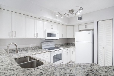 Welcome to this charming 3-bedroom, 2-bathroom with a GARAGE - photo 8