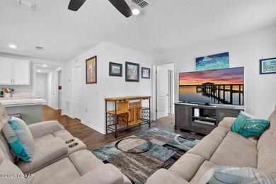 Welcome to life in Grand Reserve Golf Community where - photo 4