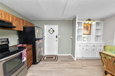 Welcome to easy living in Citrus Woods, an active 55+ community! - photo 17