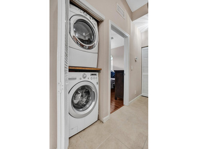 Motivated seller! This move-in-ready 2-bedroom, 2-bath townhome - photo 17
