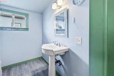 Adorable coastal cabin just steps from the ocean! This charming - photo 18