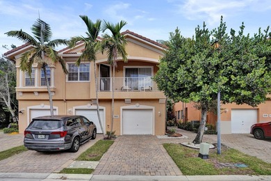 Motivated seller! This move-in-ready 2-bedroom, 2-bath townhome - photo 21