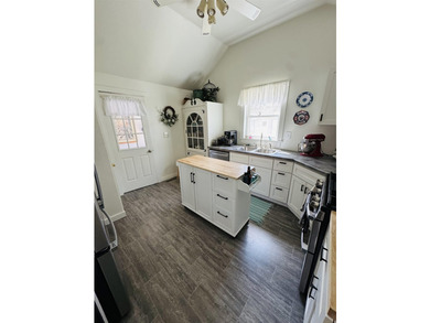 Adorable, updated & perfectly located, welcome to one of - photo 8